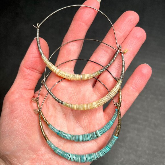 2 Vintage Kenneth Cole Reaction Hoop Earrings Turquoise Beads Silver Tone Boho - Picture 1 of 9